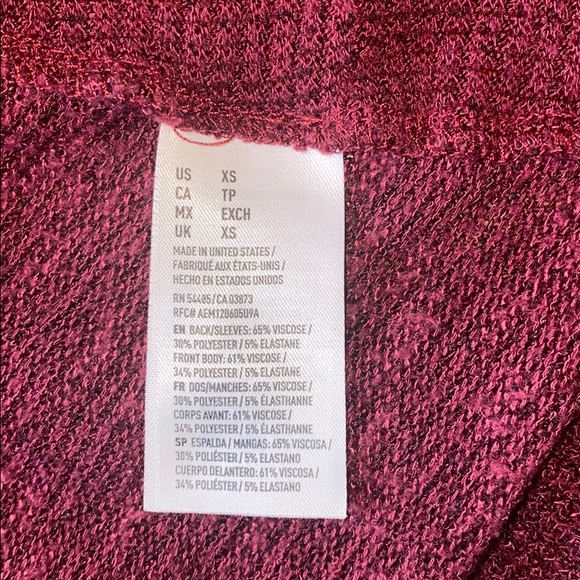 π¦
American Eagle Cardigan - Picture 5 of 5